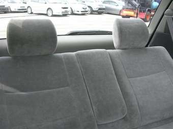 2003 Toyota Estima Photos