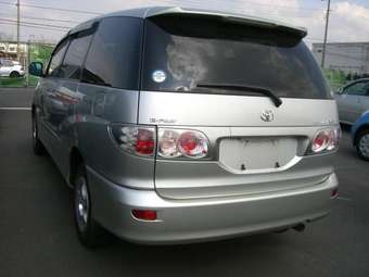 2003 Toyota Estima Pictures