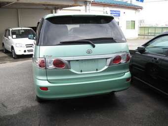 2003 Toyota Estima Images