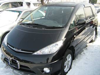 2003 Toyota Estima Pictures