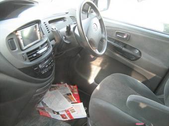 2003 Toyota Estima Photos