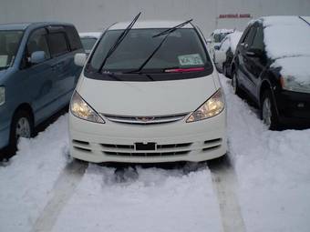 2003 Toyota Estima Pictures