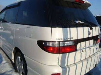 2003 Toyota Estima Photos