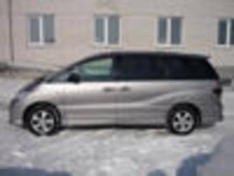 2003 Toyota Estima Photos