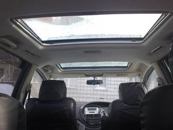 2003 Toyota Estima Photos