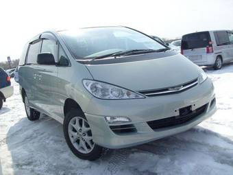 2003 Toyota Estima Pictures