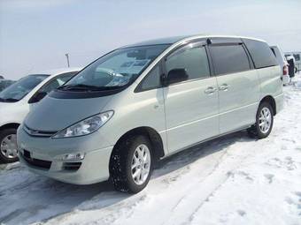 2003 Toyota Estima Photos