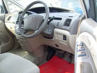 2003 Toyota Estima Pictures
