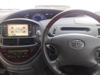 2003 Toyota Estima Images