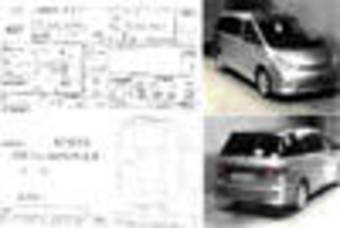 2003 Toyota Estima Pics