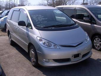 2003 Toyota Estima Pictures