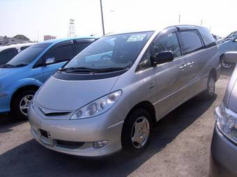 2003 Toyota Estima Pictures