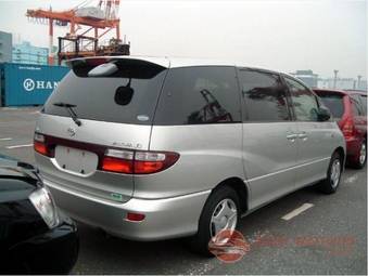 2003 Toyota Estima Pictures