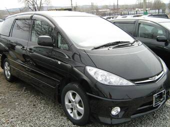 2003 Toyota Estima Pictures