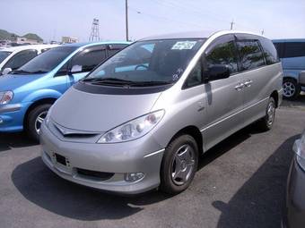 2003 Toyota Estima Pics