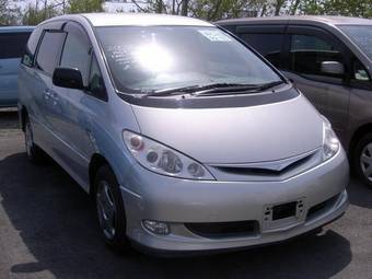 2003 Toyota Estima Pictures