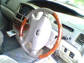 2003 Toyota Estima Wallpapers