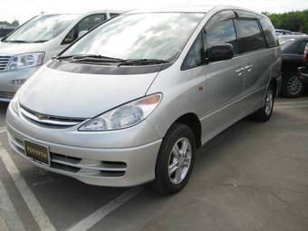 2003 Toyota Estima Pictures