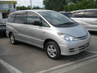 2003 Toyota Estima Photos