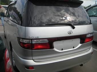 2003 Toyota Estima Photos
