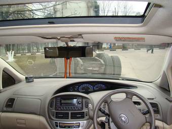 2003 Toyota Estima Pictures