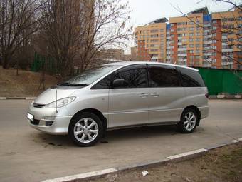 2003 Toyota Estima Photos