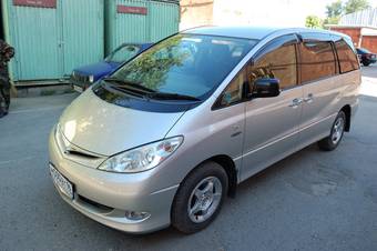 2003 Toyota Estima Pictures