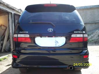 2003 Toyota Estima Pictures