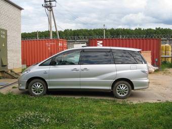 2003 Toyota Estima Wallpapers