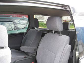 2003 Toyota Estima Images