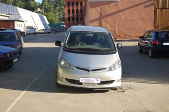 2003 Toyota Estima Pictures
