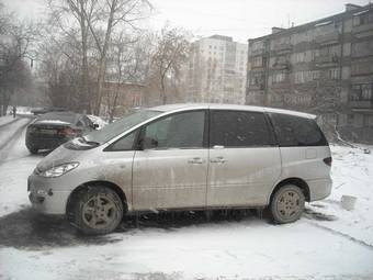 2003 Toyota Estima Photos