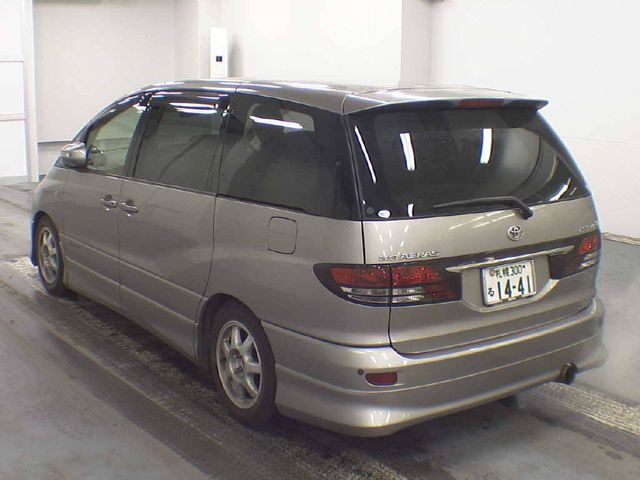 2004 Toyota Estima