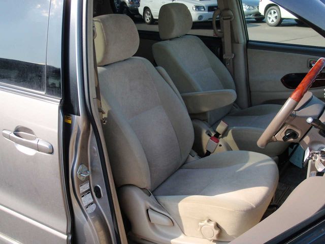 2004 Toyota Estima