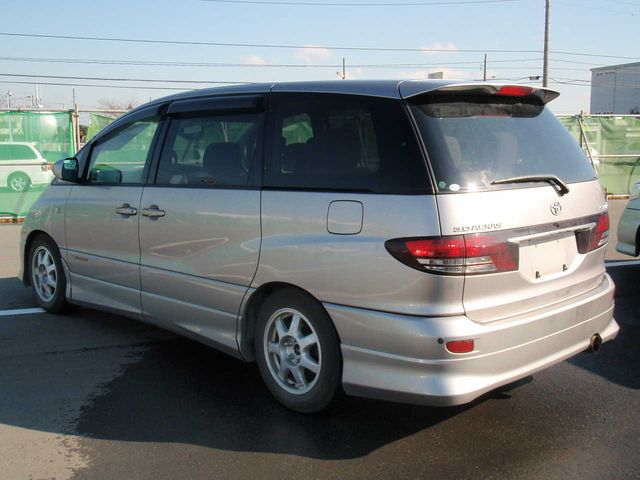 2004 Toyota Estima