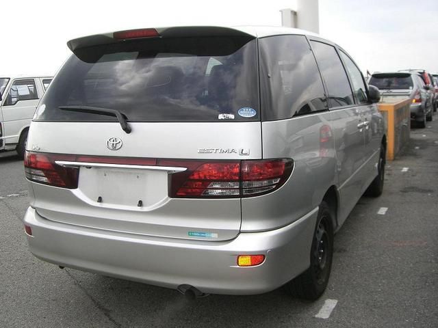 2004 Toyota Estima