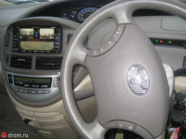 2004 Toyota Estima