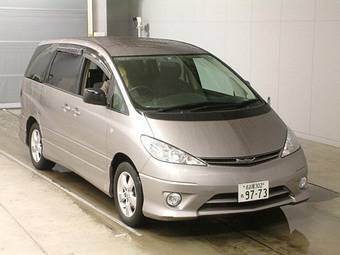 2004 Toyota Estima Pictures