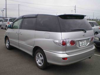 2004 Toyota Estima Photos