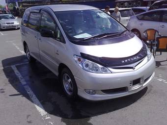 2004 Toyota Estima Photos