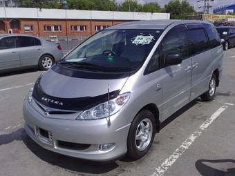 2004 Toyota Estima Pictures