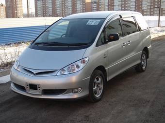 2004 Toyota Estima Photos