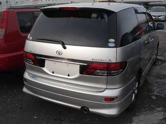 2005 Toyota Estima Photos