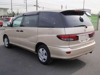 2005 Toyota Estima Pictures