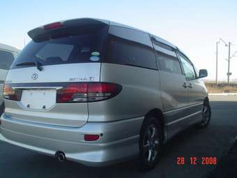 2005 Toyota Estima Pics