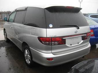 2005 Toyota Estima Pictures