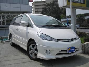 2005 Toyota Estima Pictures