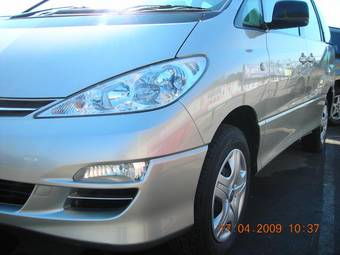 2005 Toyota Estima Photos