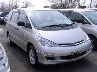 2005 Toyota Estima Photos