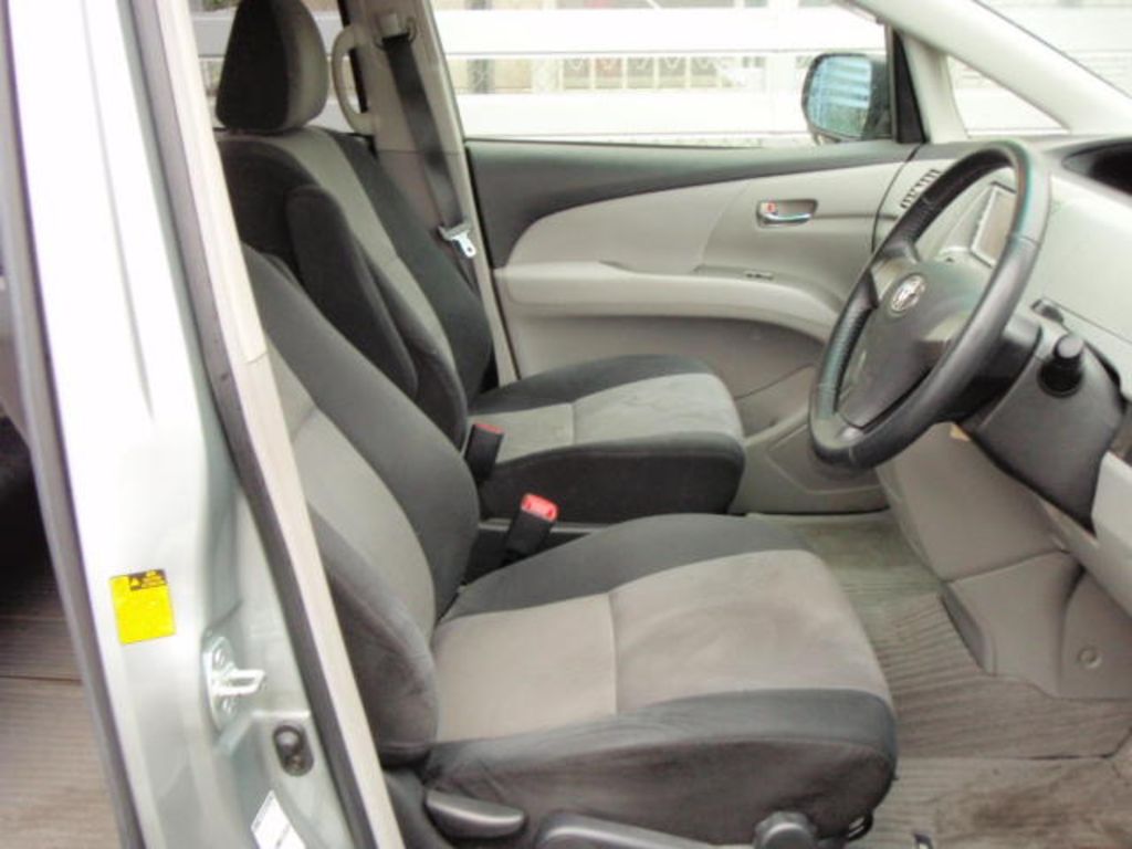 2006 Toyota Estima